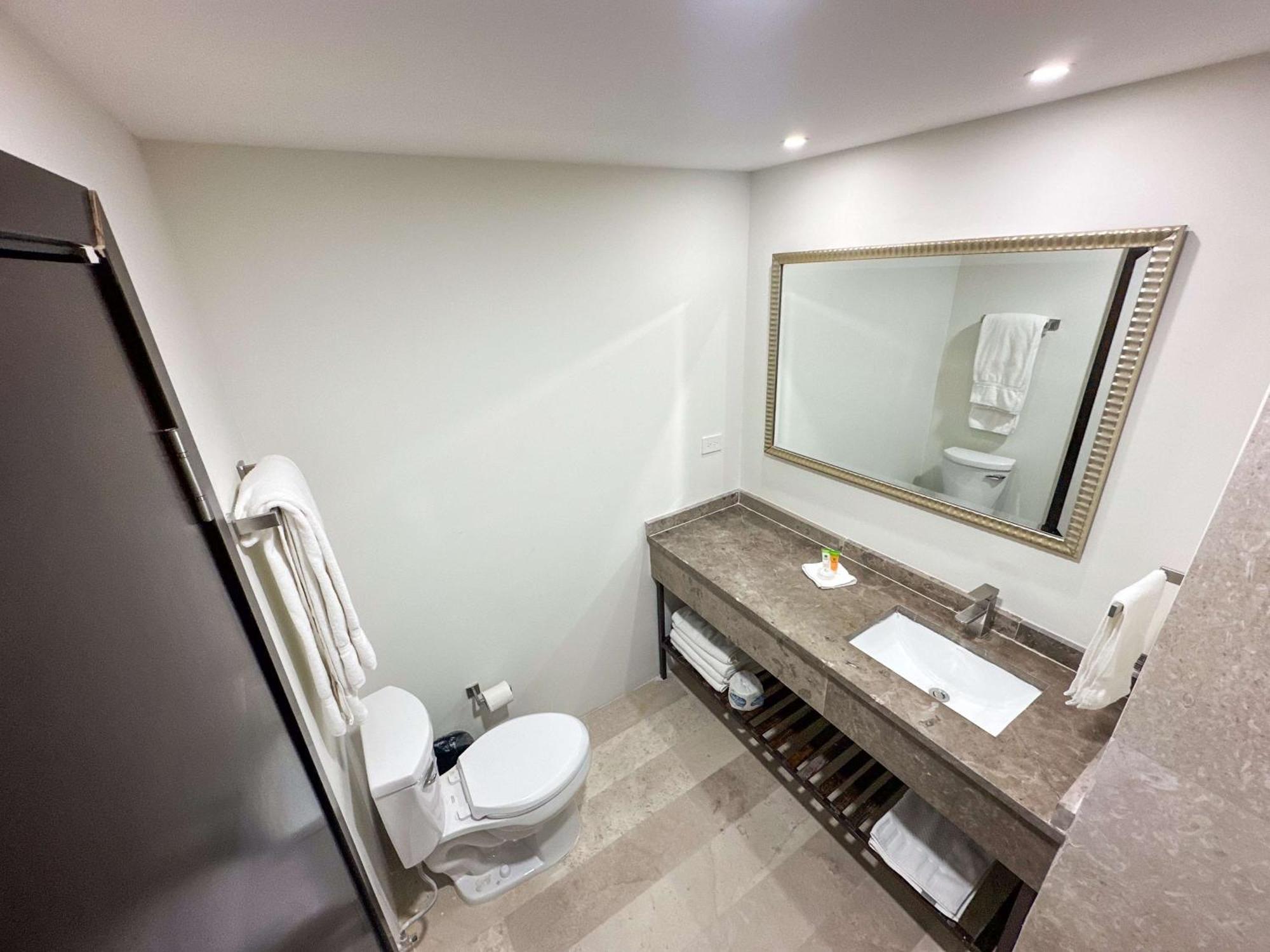 Best Western Plus Sacramento 奇瓦瓦 外观 照片