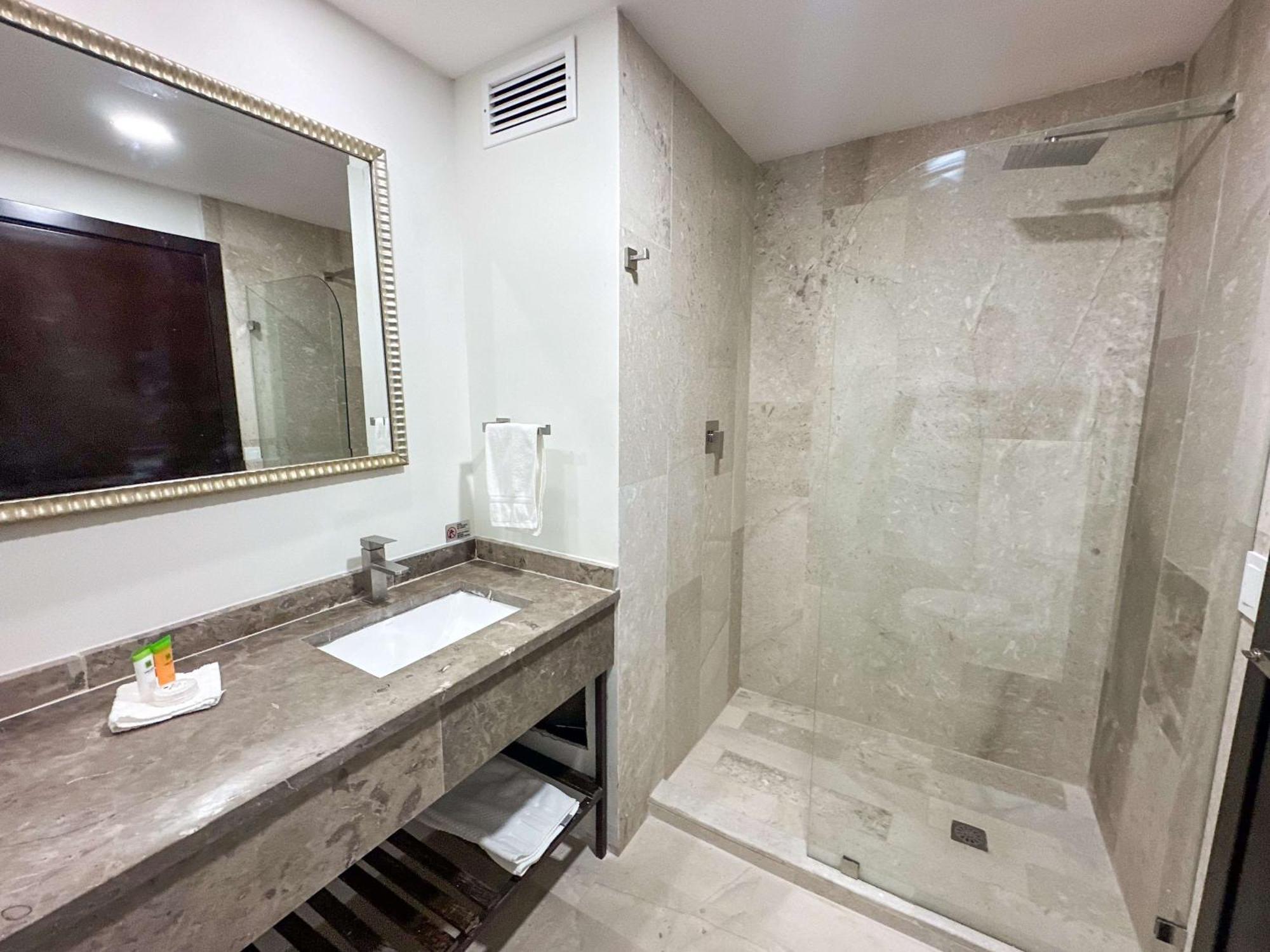 Best Western Plus Sacramento 奇瓦瓦 外观 照片