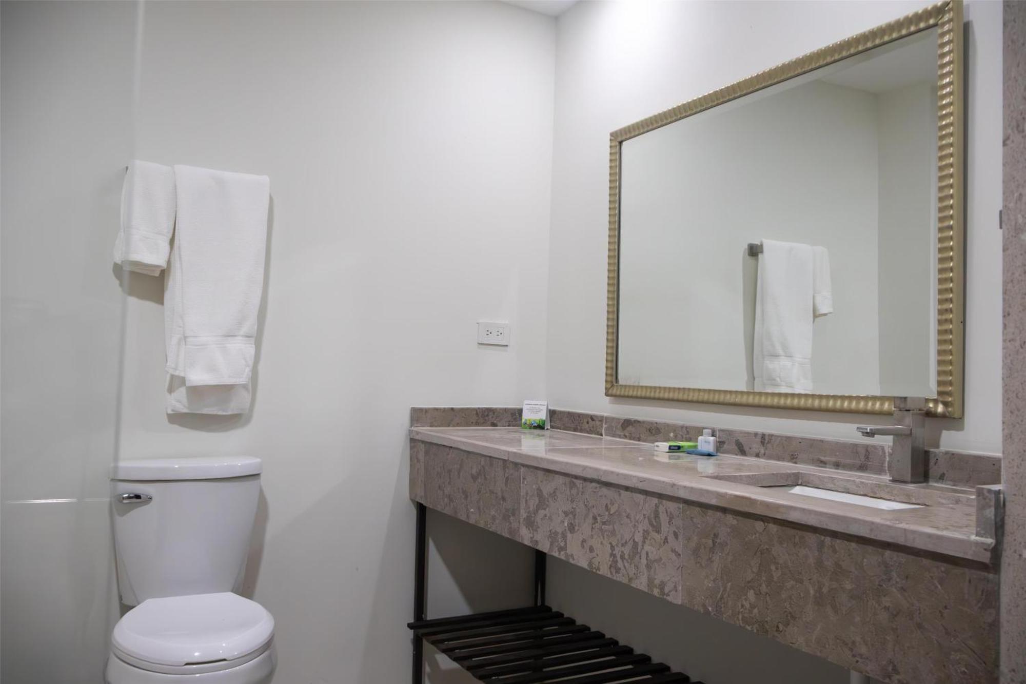 Best Western Plus Sacramento 奇瓦瓦 外观 照片