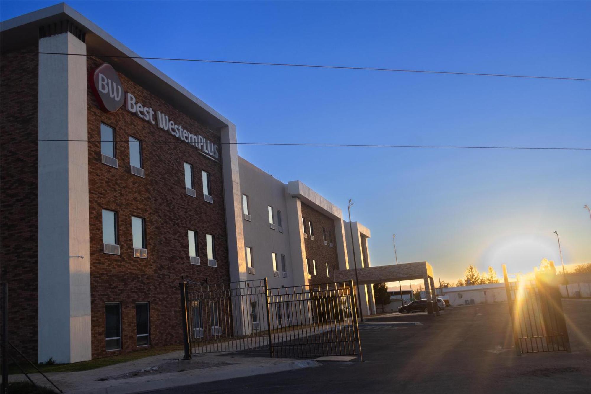 Best Western Plus Sacramento 奇瓦瓦 外观 照片